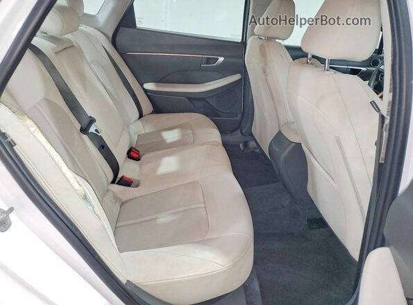 KMHL64JA2RA408710 2024 HYUNDAI SONATA White Vista de los asientos traseros