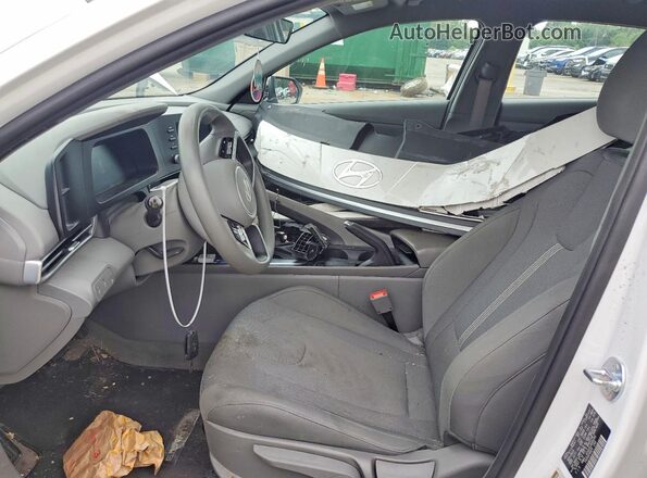 KMHLL4DG0SU898450 2025 HYUNDAI ELANTRA White Front interior view