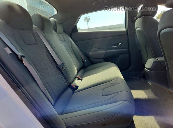 KMHLL4DG1RU758062 2024 HYUNDAI ELANTRA White Вид задніх сидінь