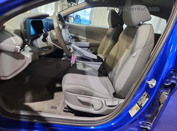 KMHLL4DG1SU888946 2025 HYUNDAI ELANTRA Blue Front interior view