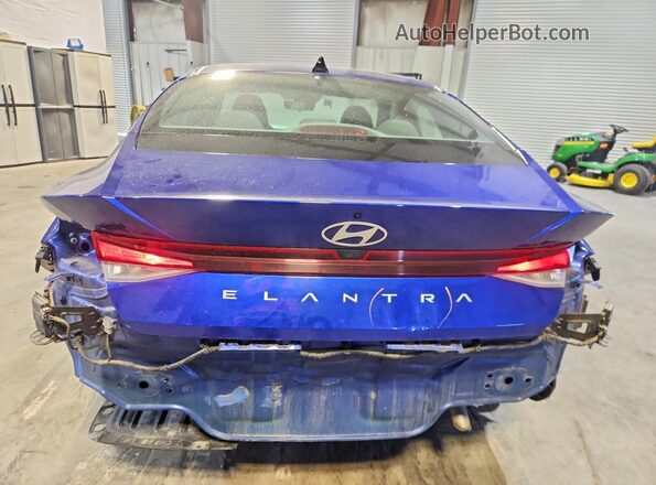 KMHLL4DG1SU888946 2025 HYUNDAI ELANTRA Blue Rear view