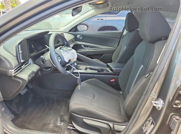 KMHLL4DG2SU093890 2025 HYUNDAI ELANTRA Gray Front interior view