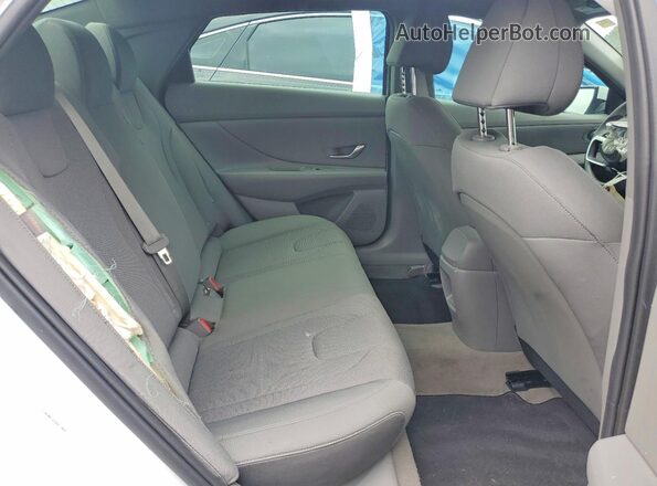 KMHLL4DG2SU903017 2025 HYUNDAI ELANTRA White უკანა სავარძლების ხედი