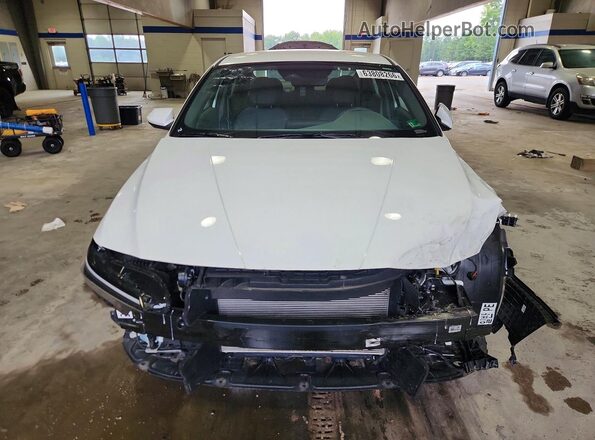 KMHLL4DG3SU070974 2025 HYUNDAI ELANTRA Белый Вид спереди