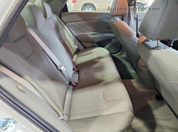 KMHLL4DG3SU070974 2025 HYUNDAI ELANTRA Белый Вид задних сидений