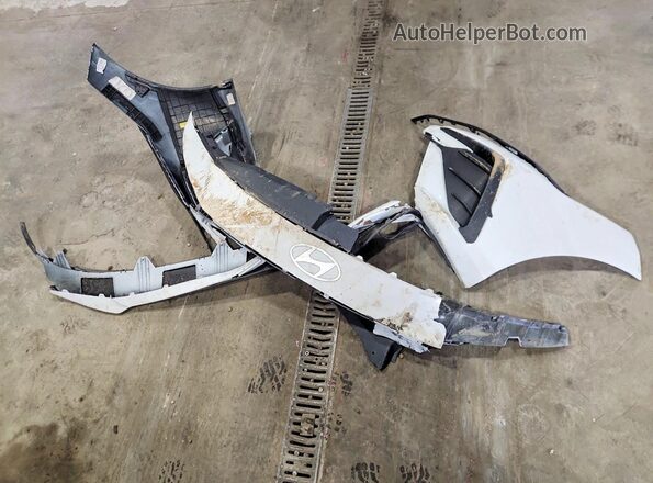 KMHLL4DG3SU070974 2025 HYUNDAI ELANTRA Белый Вид подкапотного пространства