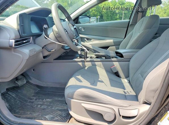 KMHLL4DG4RU723502 2024 HYUNDAI ELANTRA Черный Вид салона спереди