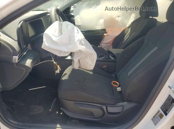 KMHLL4DG5TU215563 2026 HYUNDAI ELANTRA White Front interior view