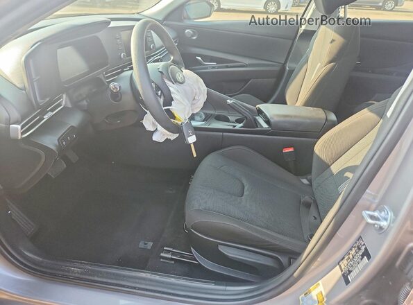 KMHLL4DG7SU940256 2025 HYUNDAI ELANTRA Gray წინა სალონის ხედი