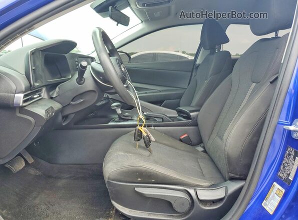 KMHLL4DG9RU763042 2024 HYUNDAI ELANTRA Blue Front interior view