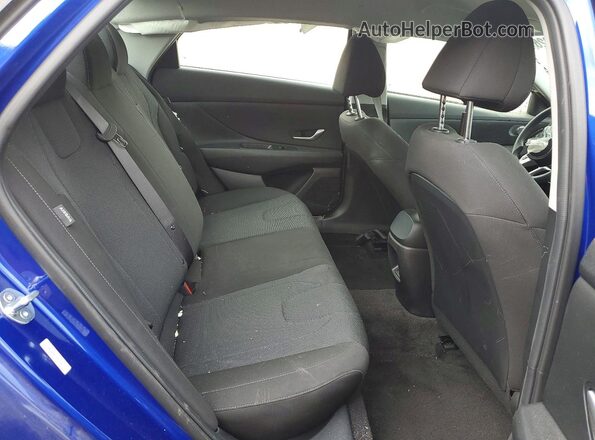 KMHLL4DGXRU763051 2024 HYUNDAI ELANTRA Blue Widok tylnych siedzeń