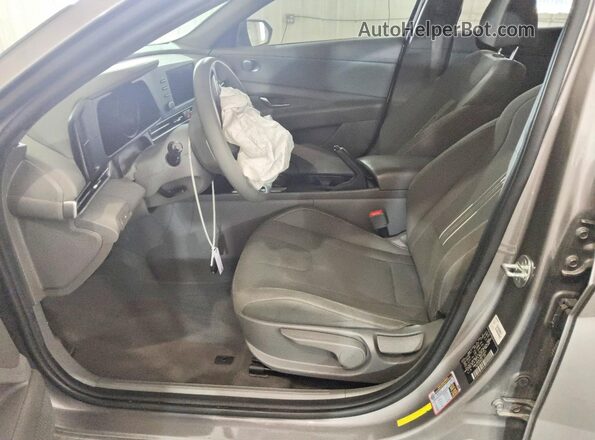 KMHLM4AG1MU068922 2021 HYUNDAI ELANTRA Silver Вид салону спереду