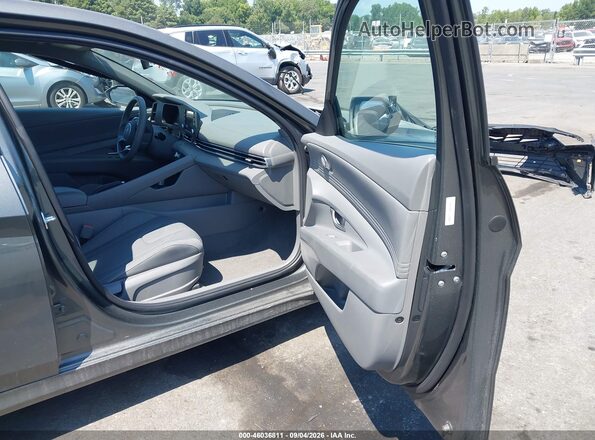 KMHLM4DG1TU122665 2026 HYUNDAI ELANTRA Серый Вид салона спереди