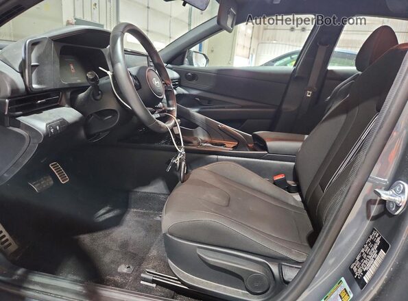 KMHLM4DG2SU064452 2025 HYUNDAI ELANTRA Gray Vista interior delantera