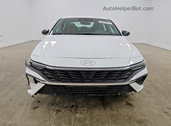 KMHLM4DG2SU961027 2025 HYUNDAI ELANTRA White Դիմացի տեսք