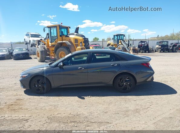 KMHLM4DG2TU235542 2026 HYUNDAI ELANTRA Gray Սալոնի 360 աստիճան տեսք