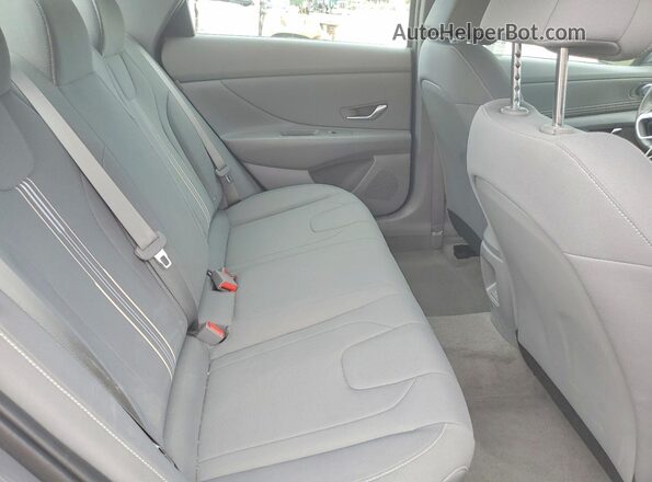 KMHLM4DG3SU953504 2025 HYUNDAI ELANTRA Charcoal Widok tylnych siedzeń