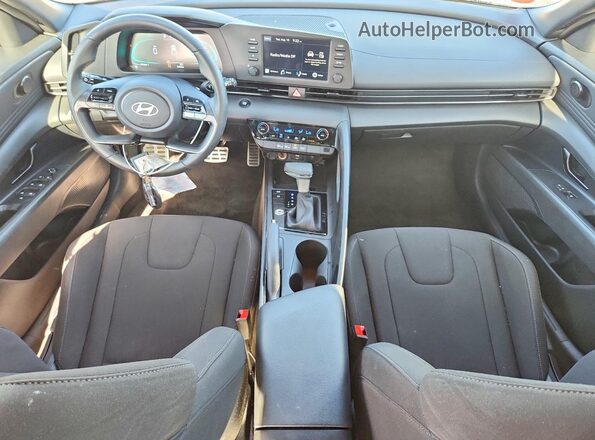 KMHLM4DG3TU118567 2026 HYUNDAI ELANTRA Silver Widok deski rozdzielczej