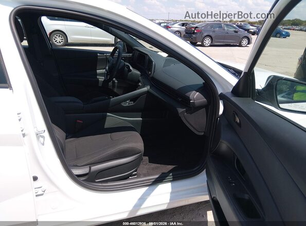 KMHLM4DG3TU164643 2026 HYUNDAI ELANTRA White Front interior view