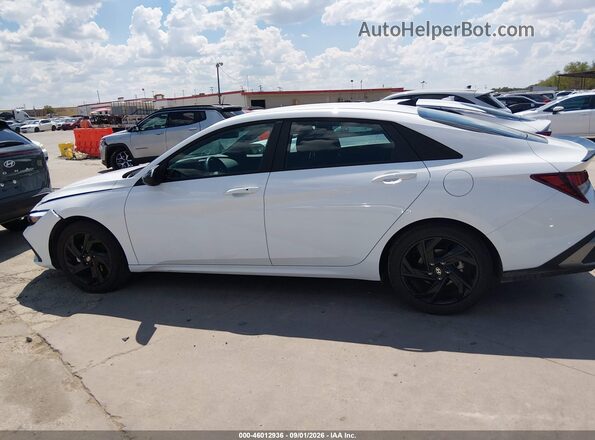 KMHLM4DG3TU164643 2026 HYUNDAI ELANTRA White 360 interior view