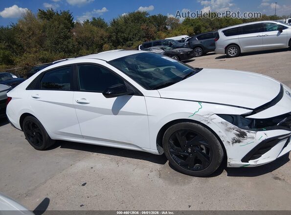 KMHLM4DG3TU164643 2026 HYUNDAI ELANTRA White Rear interior view