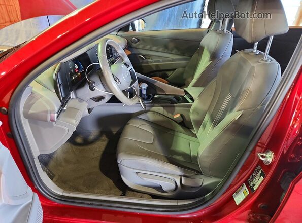 KMHLM4DG5SU084405 2025 HYUNDAI ELANTRA Red Front interior view