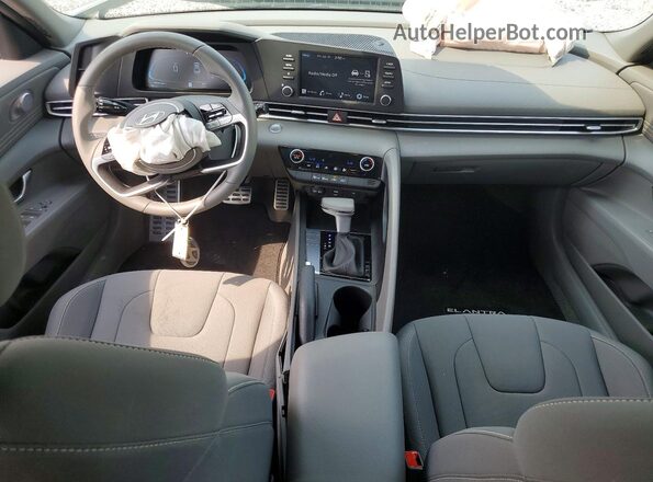 KMHLM4DG5TU126864 2026 HYUNDAI ELANTRA Silver წინა პანელის ხედი