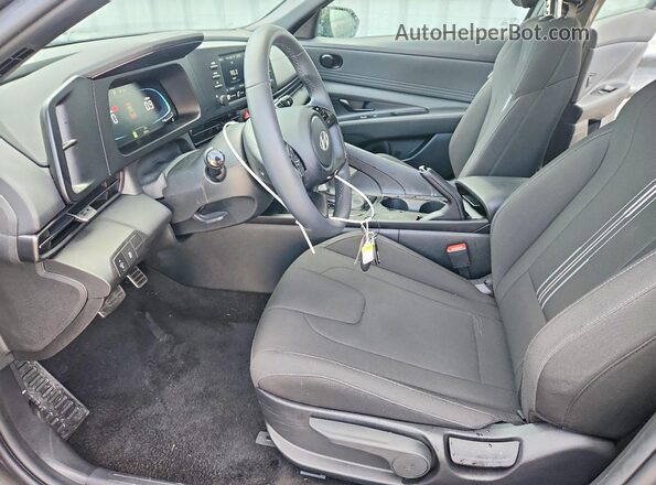 KMHLM4DG5TU236362 2026 HYUNDAI ELANTRA Gray წინა სალონის ხედი