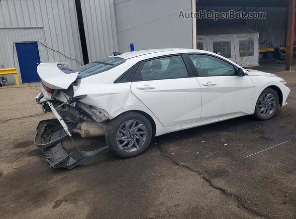 KMHLM4DG6RU643275 2024 HYUNDAI ELANTRA White Tył prawy