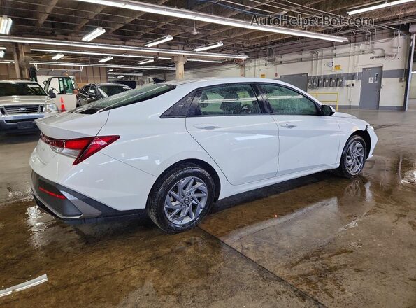KMHLM4DG6RU664725 2024 HYUNDAI ELANTRA White Հետևի աջ