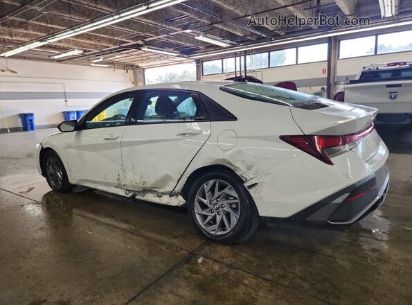 KMHLM4DG6RU664725 2024 HYUNDAI ELANTRA White Սալոնի 360 աստիճան տեսք