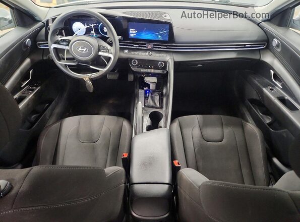 KMHLM4DG6RU664725 2024 HYUNDAI ELANTRA White Առջևի վահանակի տեսք