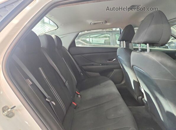 KMHLM4DG6RU664725 2024 HYUNDAI ELANTRA White Հետևի նստատեղերի տեսք