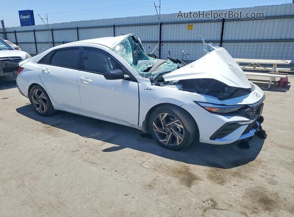 KMHLM4DG6SU956686 2025 HYUNDAI ELANTRA White წინა მარჯვენა