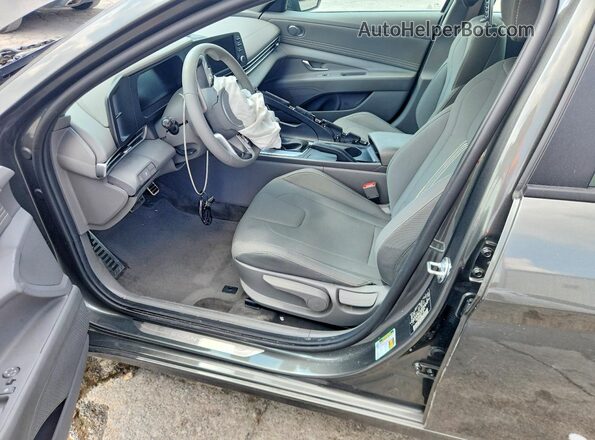KMHLM4DG6TU170906 2026 HYUNDAI ELANTRA Gray Вид салону спереду