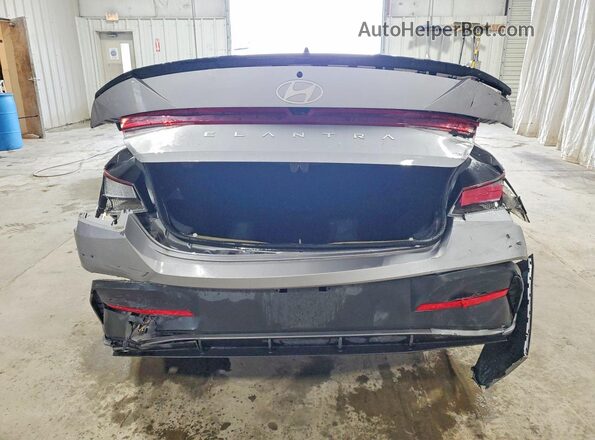 KMHLM4DG7TU110522 2026 HYUNDAI ELANTRA Silver Widok z tyłu