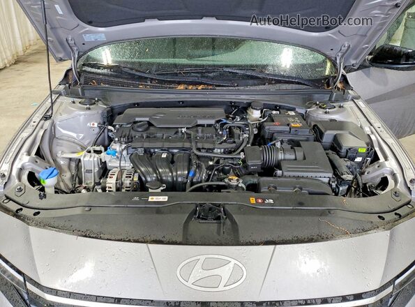 KMHLM4DG7TU110522 2026 HYUNDAI ELANTRA Silver Widok wnętrza z tyłu
