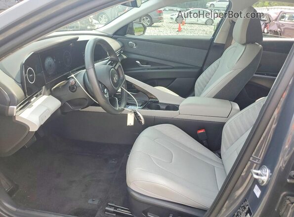 KMHLP4DG2SU944087 2025 HYUNDAI ELANTRA Charcoal Вид салону спереду