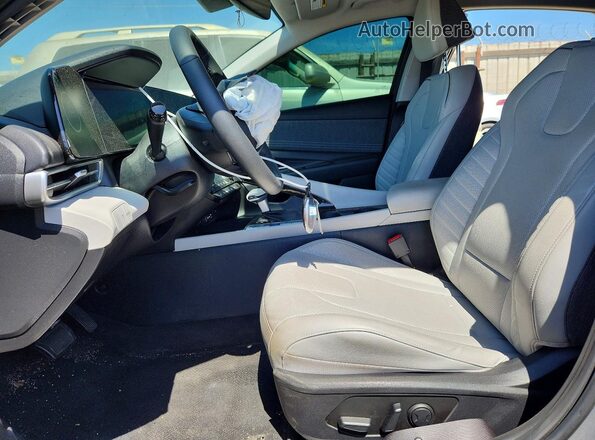 KMHLP4DG2TU139370 2026 HYUNDAI ELANTRA Серый Вид салона спереди