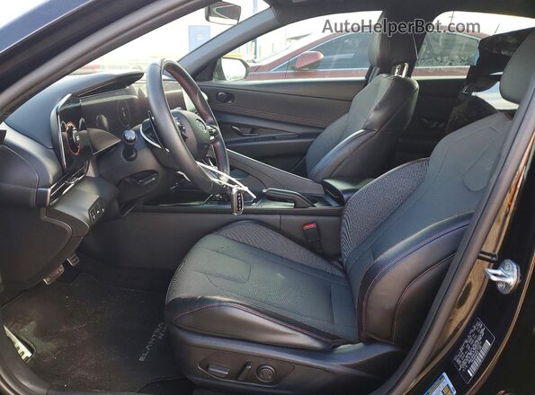 KMHLR4AF0PU372210 2023 HYUNDAI ELANTRA Black Вид салону спереду