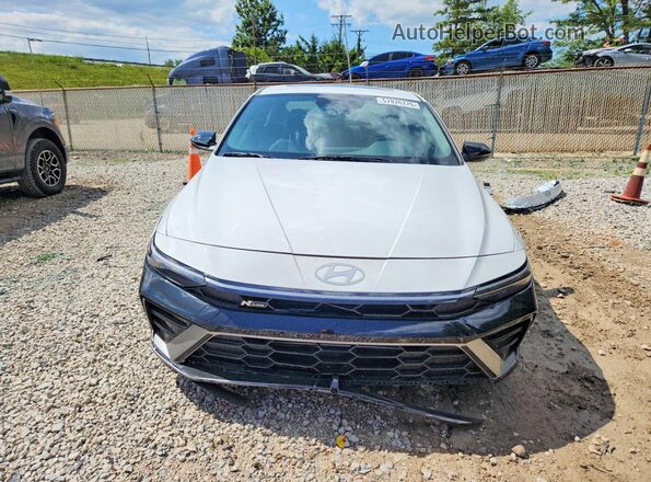 KMHLR4DF0SU061008 2025 HYUNDAI ELANTRA Белый Вид спереди