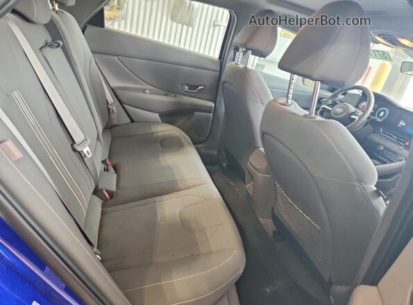 KMHLS4DG0RU789404 2024 HYUNDAI ELANTRA Blue Vista de los asientos traseros