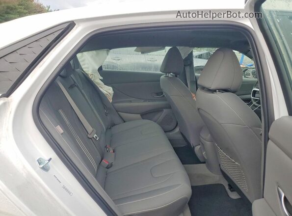 KMHLS4DG0RU841288 2024 HYUNDAI ELANTRA White Հետևի նստատեղերի տեսք