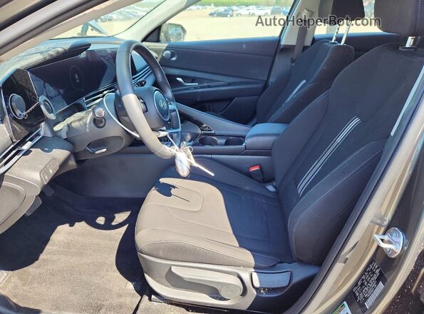KMHLS4DG0SU894451 2025 HYUNDAI ELANTRA Gray Front interior view