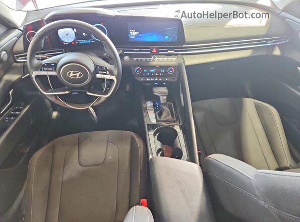 KMHLS4DG0SU972422 2025 HYUNDAI ELANTRA Red Dashboard view