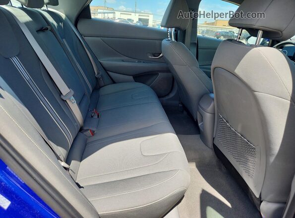 KMHLS4DG2RU744593 2024 HYUNDAI ELANTRA Blue უკანა სავარძლების ხედი