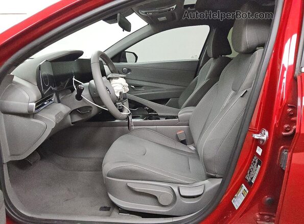 KMHLS4DG2SU082553 2025 HYUNDAI ELANTRA Red Вид салону спереду