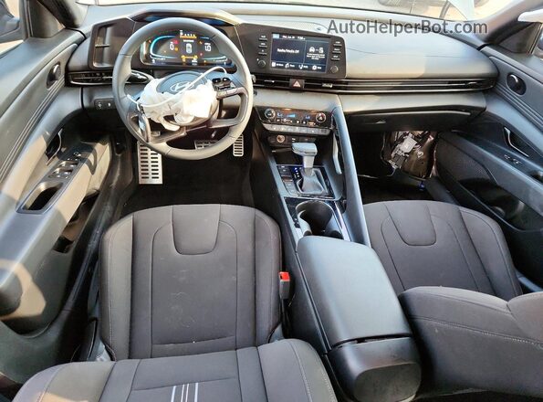 KMHLS4DG3TU106344 2026 HYUNDAI ELANTRA Black Vista del salpicadero