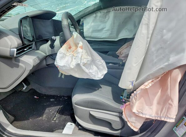KMHLS4DG4SU853465 2025 HYUNDAI ELANTRA Серебряный Вид салона спереди