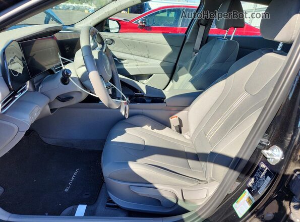 KMHLS4DG5SU964168 2025 HYUNDAI ELANTRA Black Սալոնի դիմացի տեսք